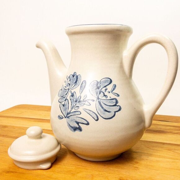 Pfaltzgraff Yorktowne Vintage Ceramic Coffee Pitcher with Lid - Picture 2 of 8